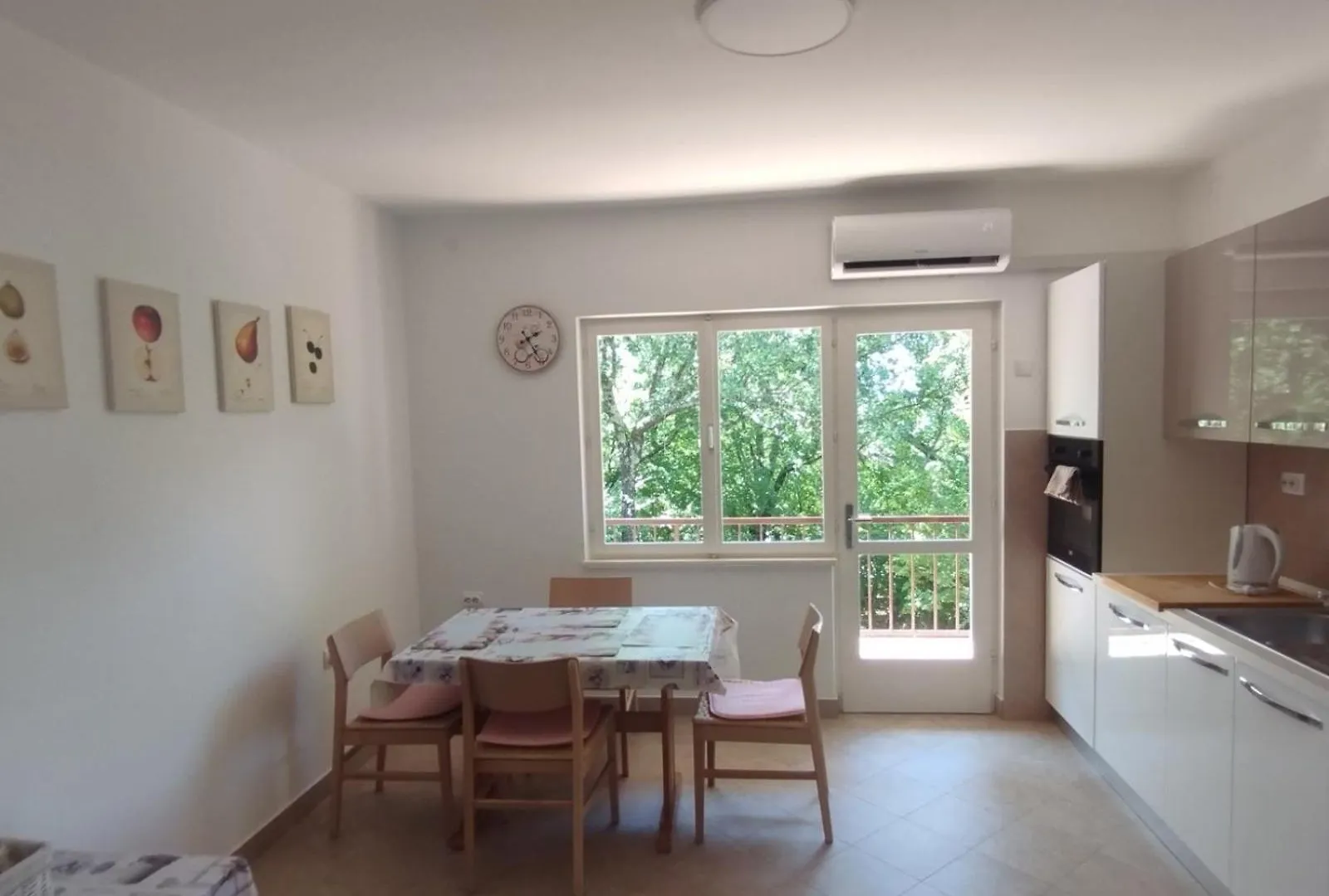 Apartman Kora Njivice Apartment