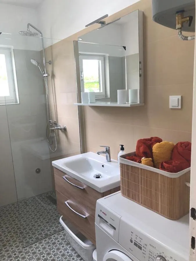 Apartman Kora Njivice 0*,  Croatia